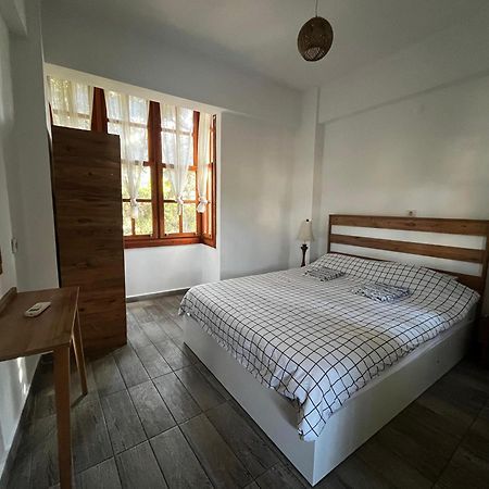 Kuyu Beergarden Hostel Αττάλεια Εξωτερικό φωτογραφία