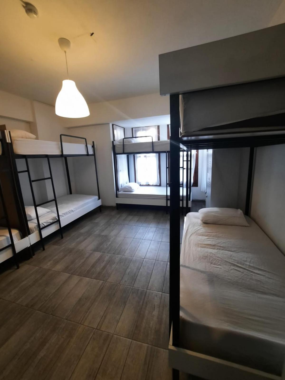 Kuyu Beergarden Hostel Αττάλεια Εξωτερικό φωτογραφία