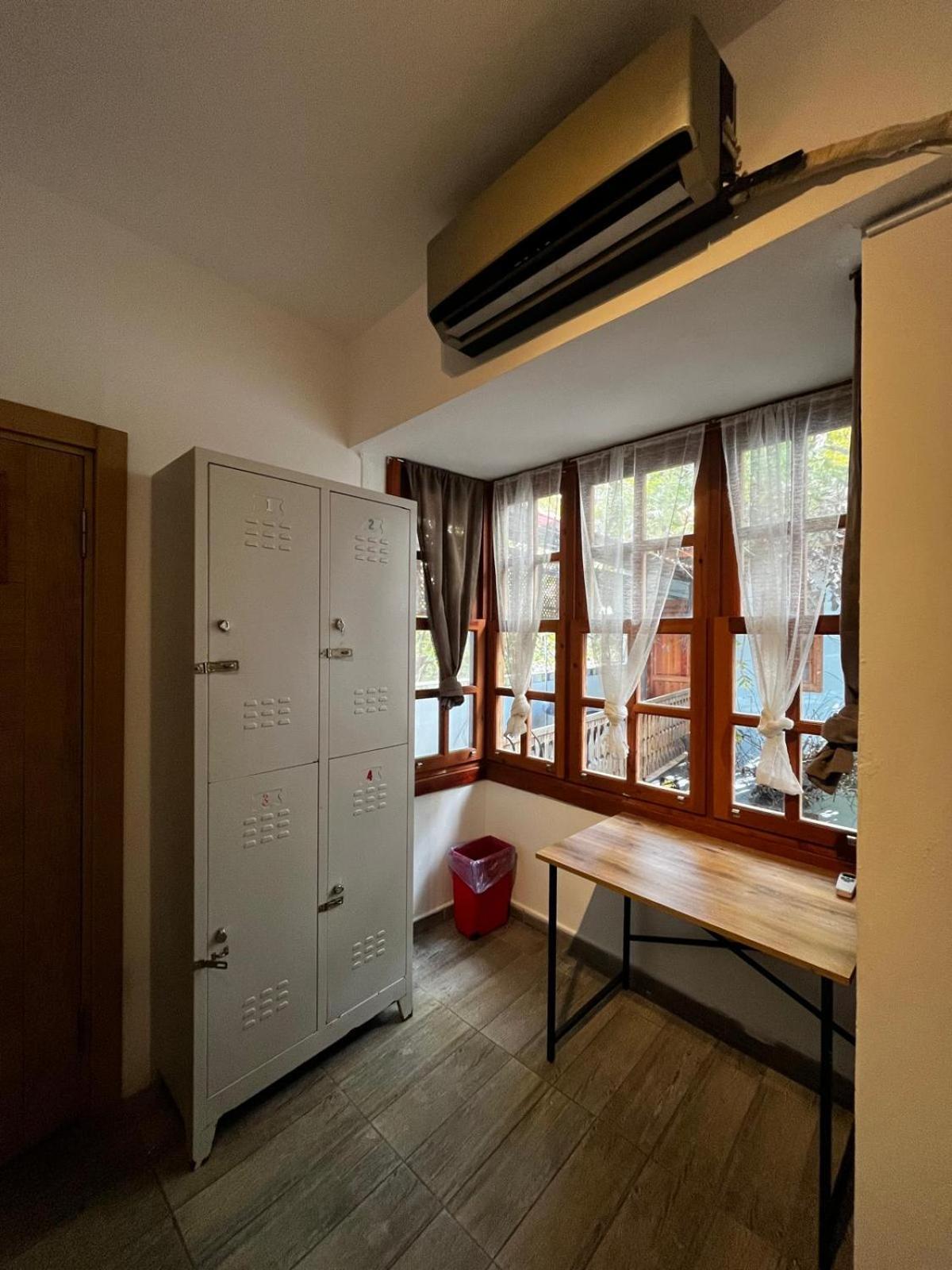 Kuyu Beergarden Hostel Αττάλεια Εξωτερικό φωτογραφία