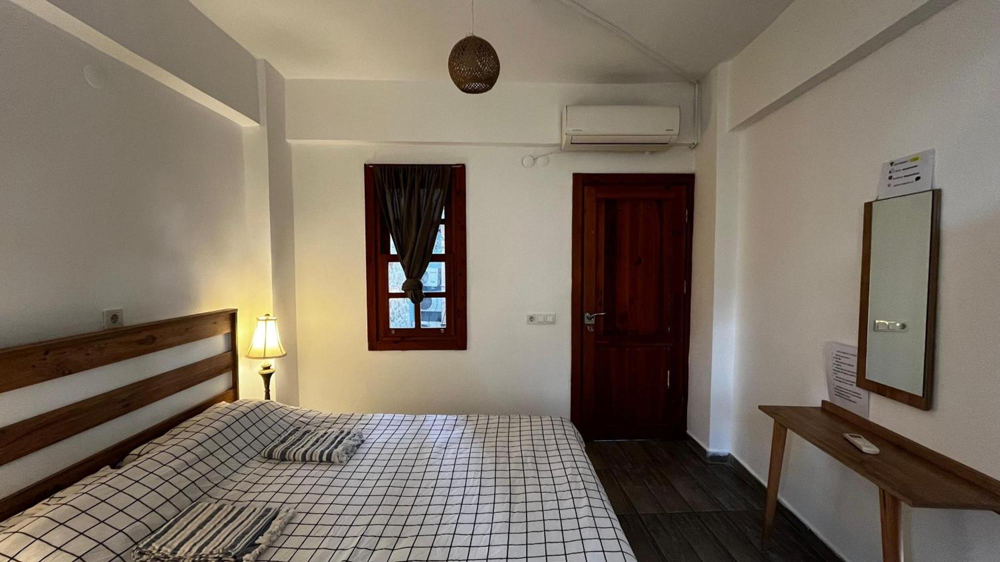 Kuyu Beergarden Hostel Αττάλεια Εξωτερικό φωτογραφία