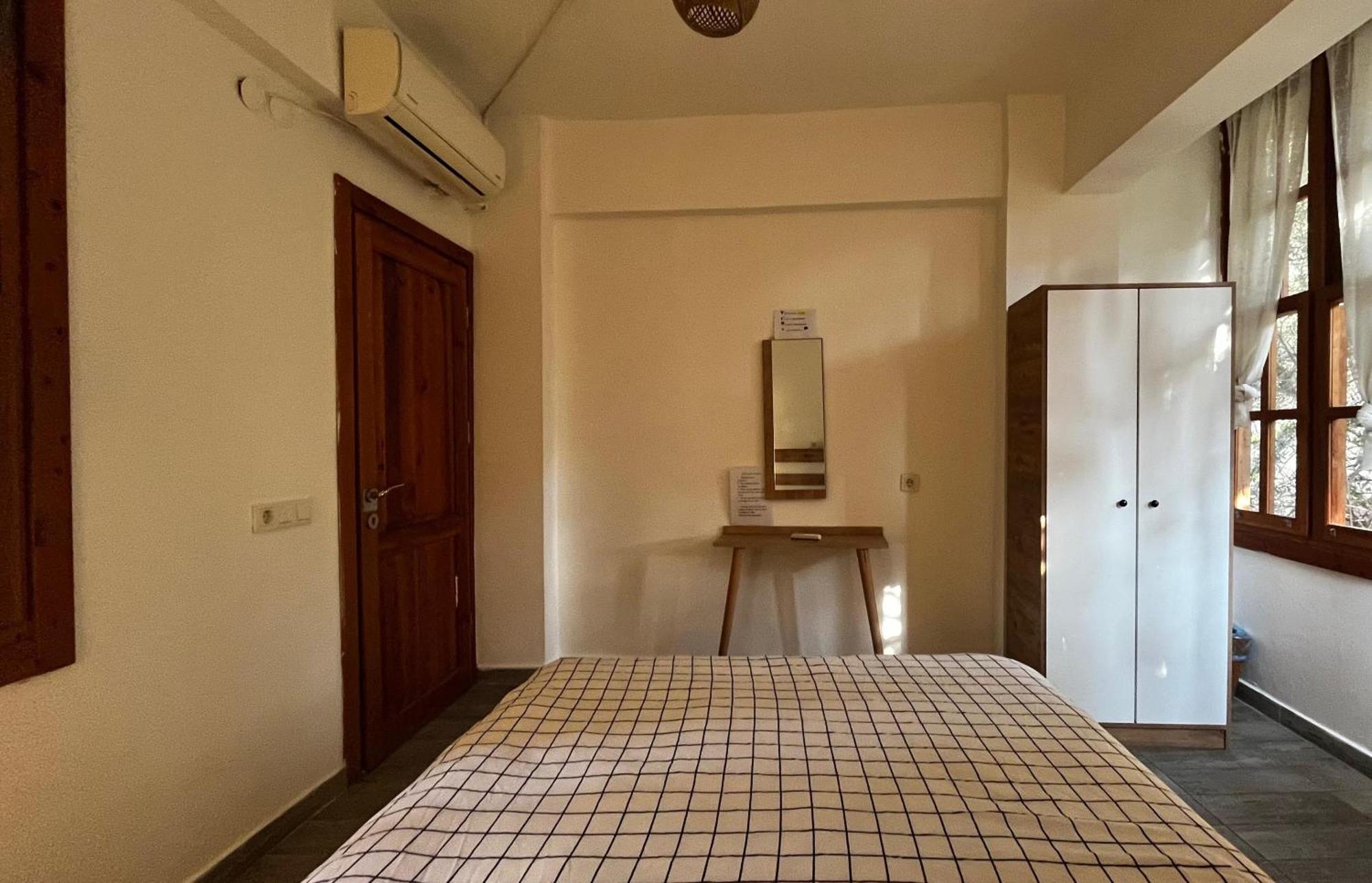 Kuyu Beergarden Hostel Αττάλεια Εξωτερικό φωτογραφία