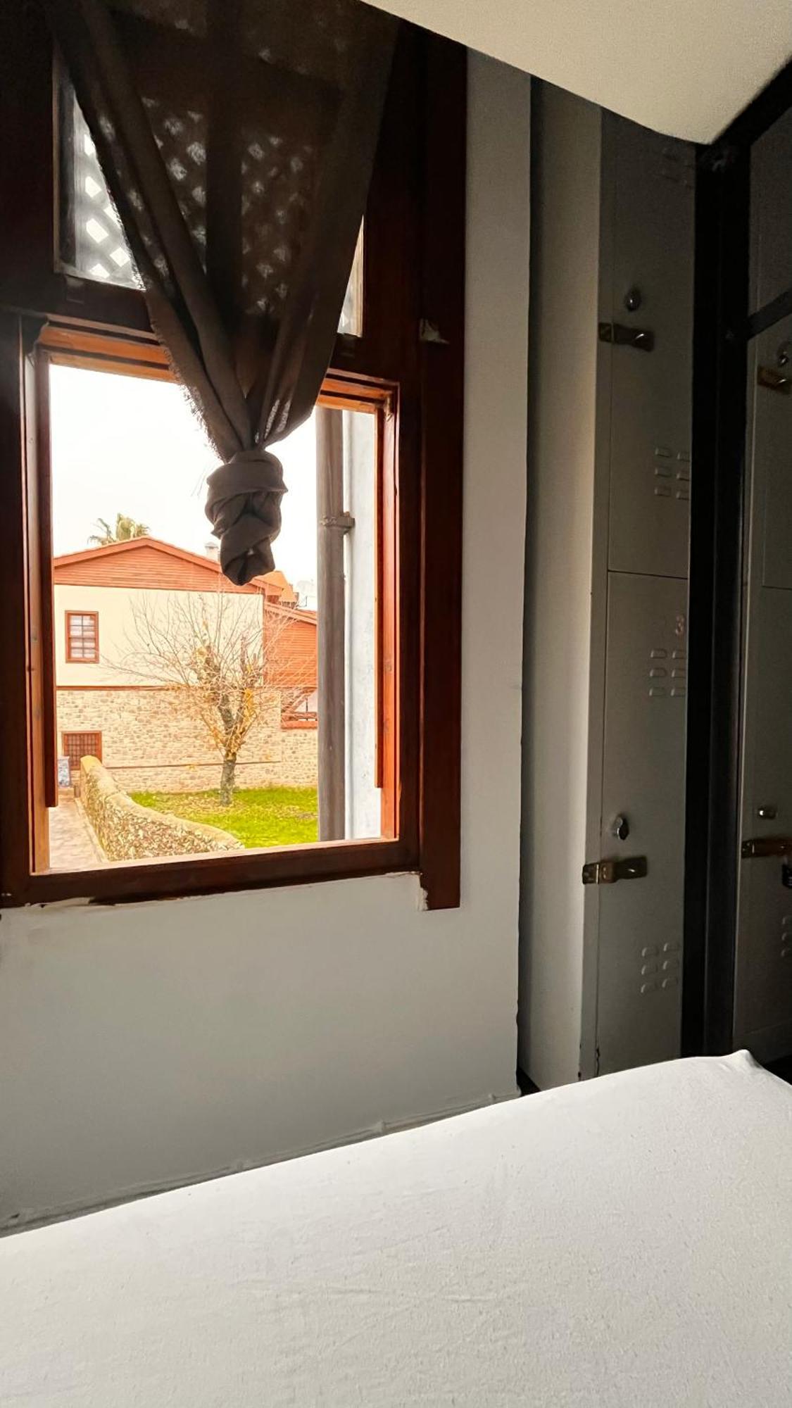 Kuyu Beergarden Hostel Αττάλεια Εξωτερικό φωτογραφία