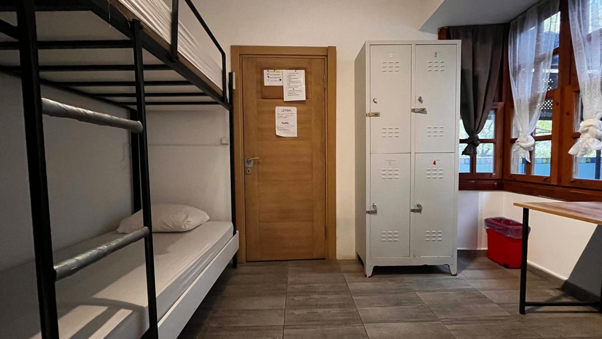 Kuyu Beergarden Hostel Αττάλεια Εξωτερικό φωτογραφία