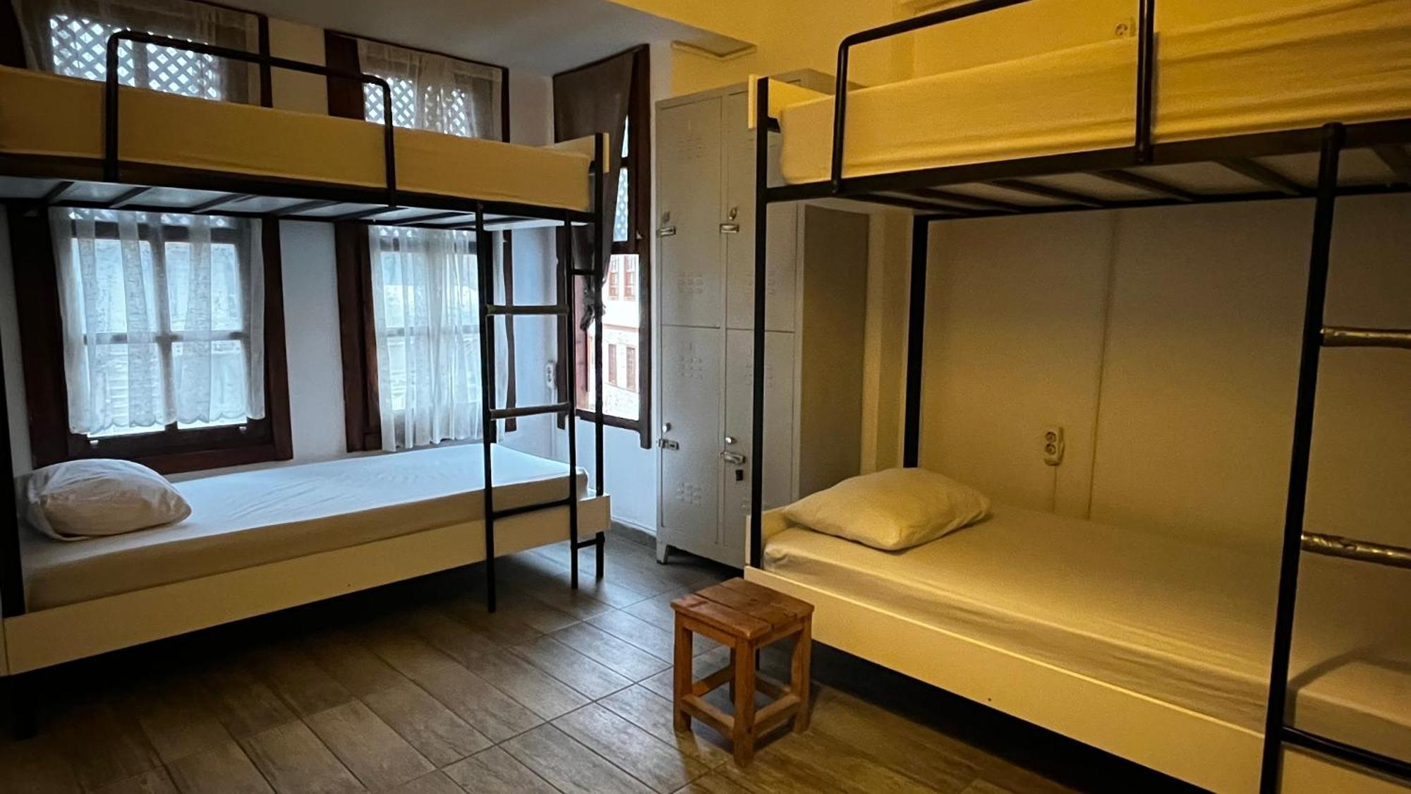 Kuyu Beergarden Hostel Αττάλεια Εξωτερικό φωτογραφία