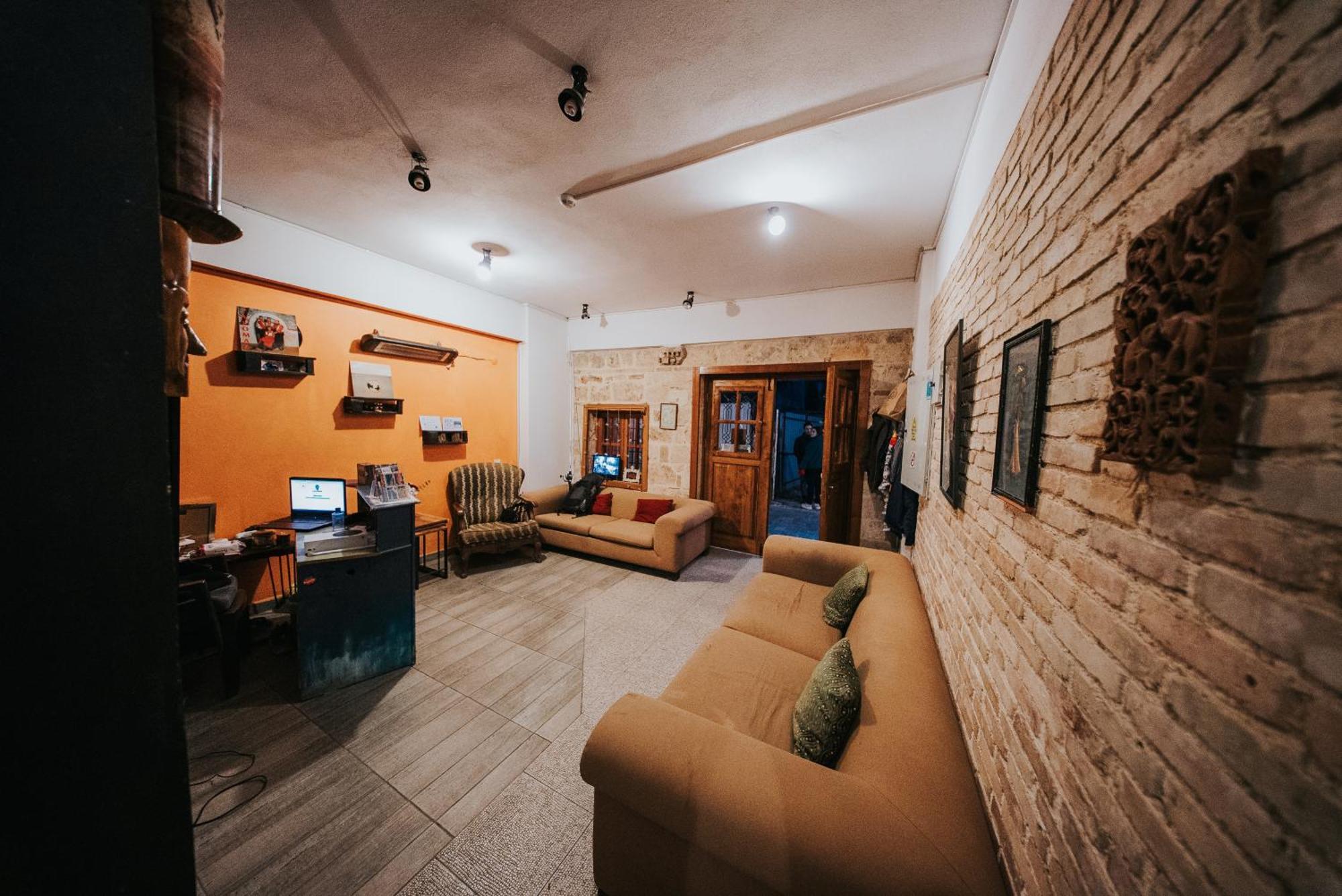 Kuyu Beergarden Hostel Αττάλεια Εξωτερικό φωτογραφία