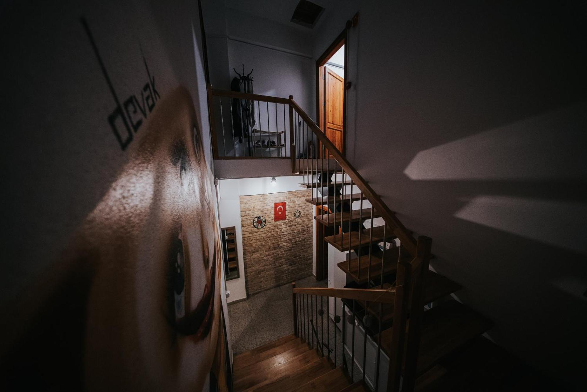 Kuyu Beergarden Hostel Αττάλεια Εξωτερικό φωτογραφία